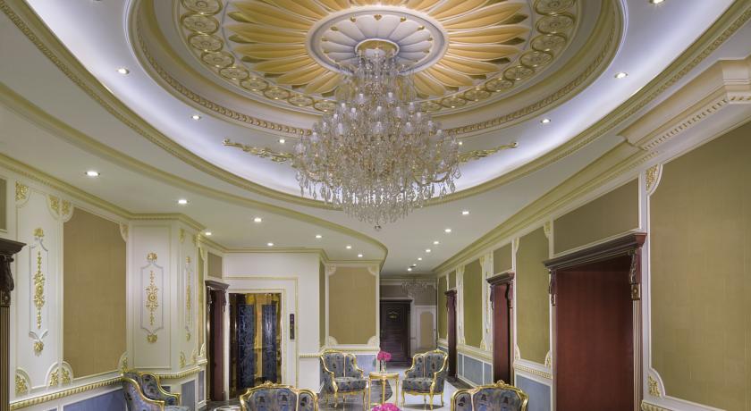 Royal Rose Hotel