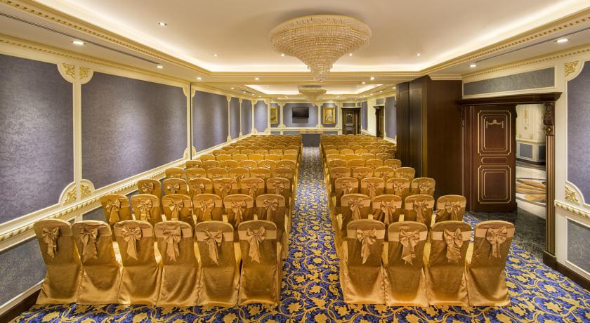 Royal Rose Hotel