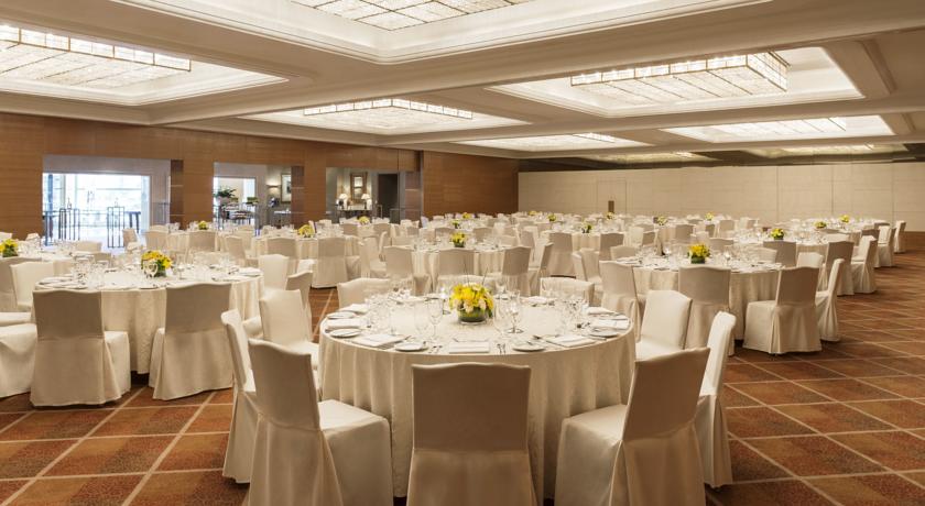 Sheraton Dubai Creek Hotel & Towers