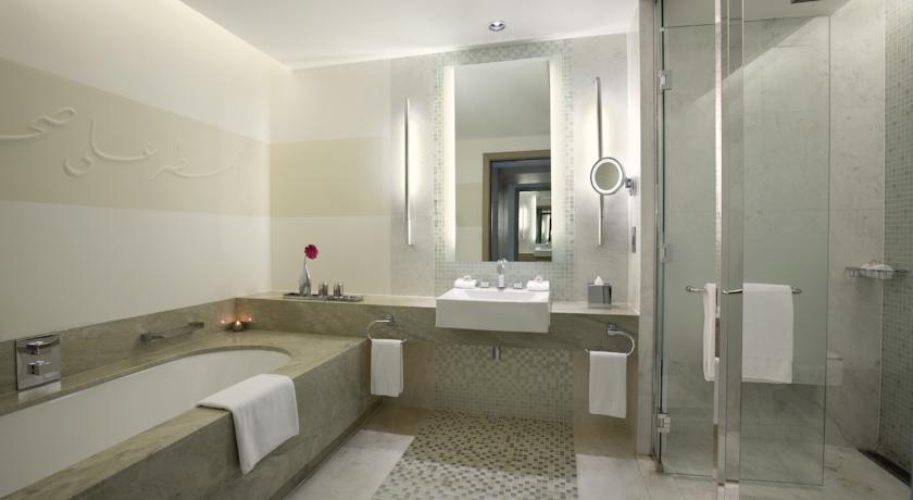 Hilton Capital Grand Abu Dhabi