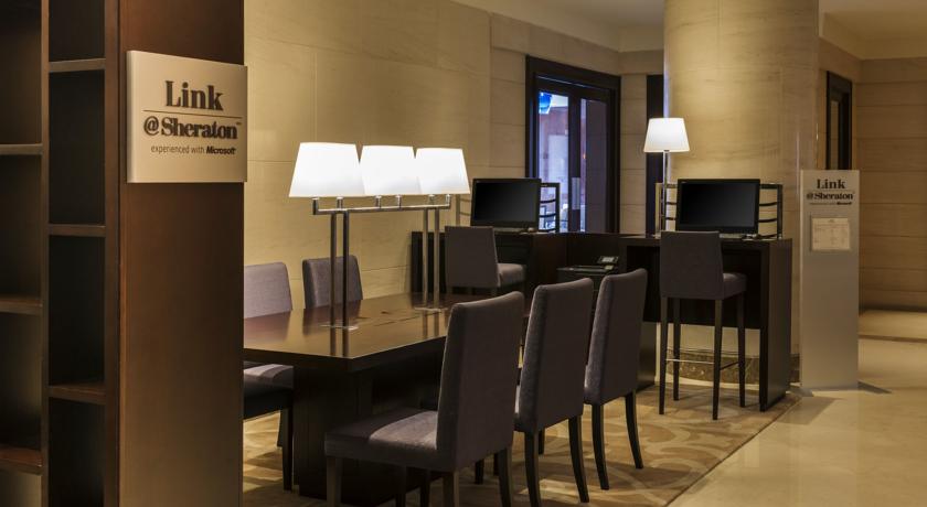 Sheraton Dubai Creek Hotel & Towers