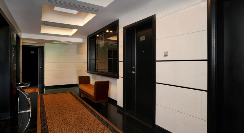 Royal Grand Suite Hotel