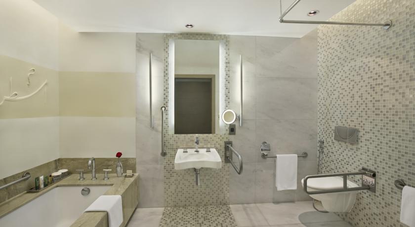 Hilton Capital Grand Abu Dhabi