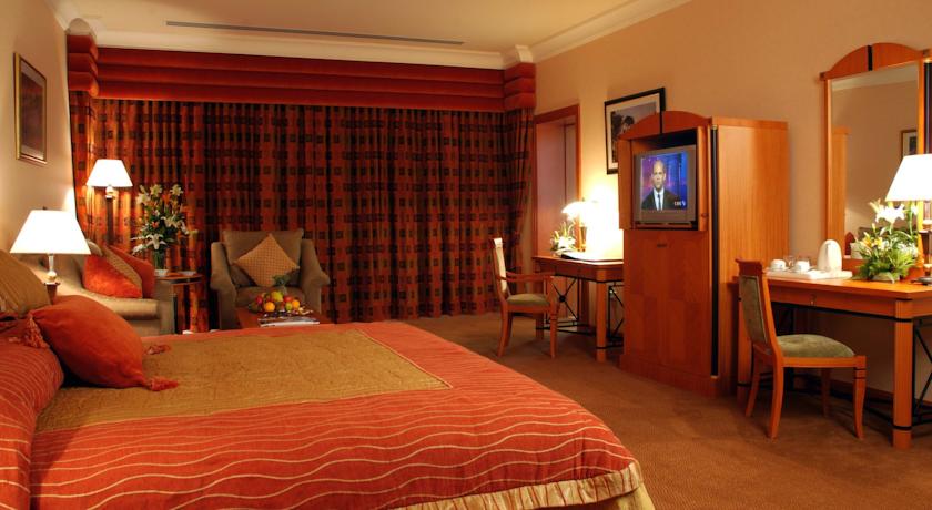 Al Raha Beach Hotel Villas