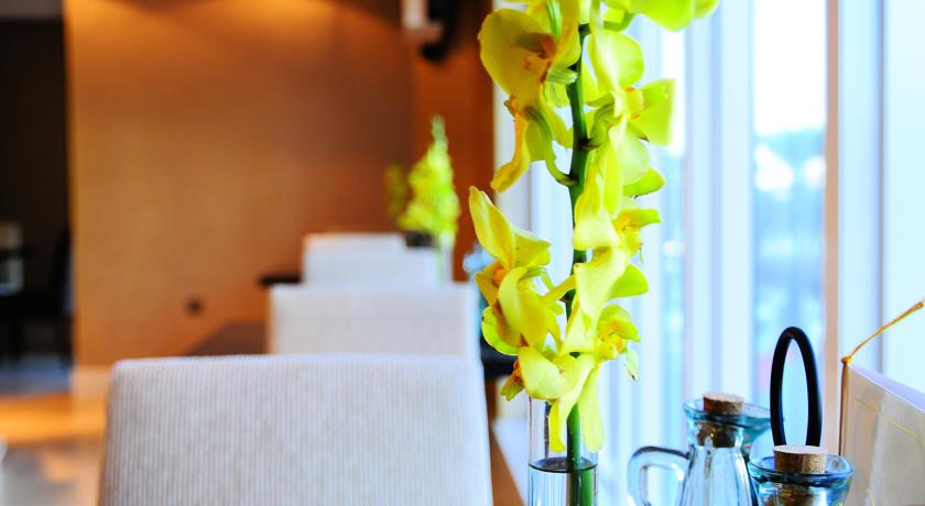 Al Hamra Hotel